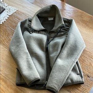 Columbia army green Utility Jacket with Modern Design